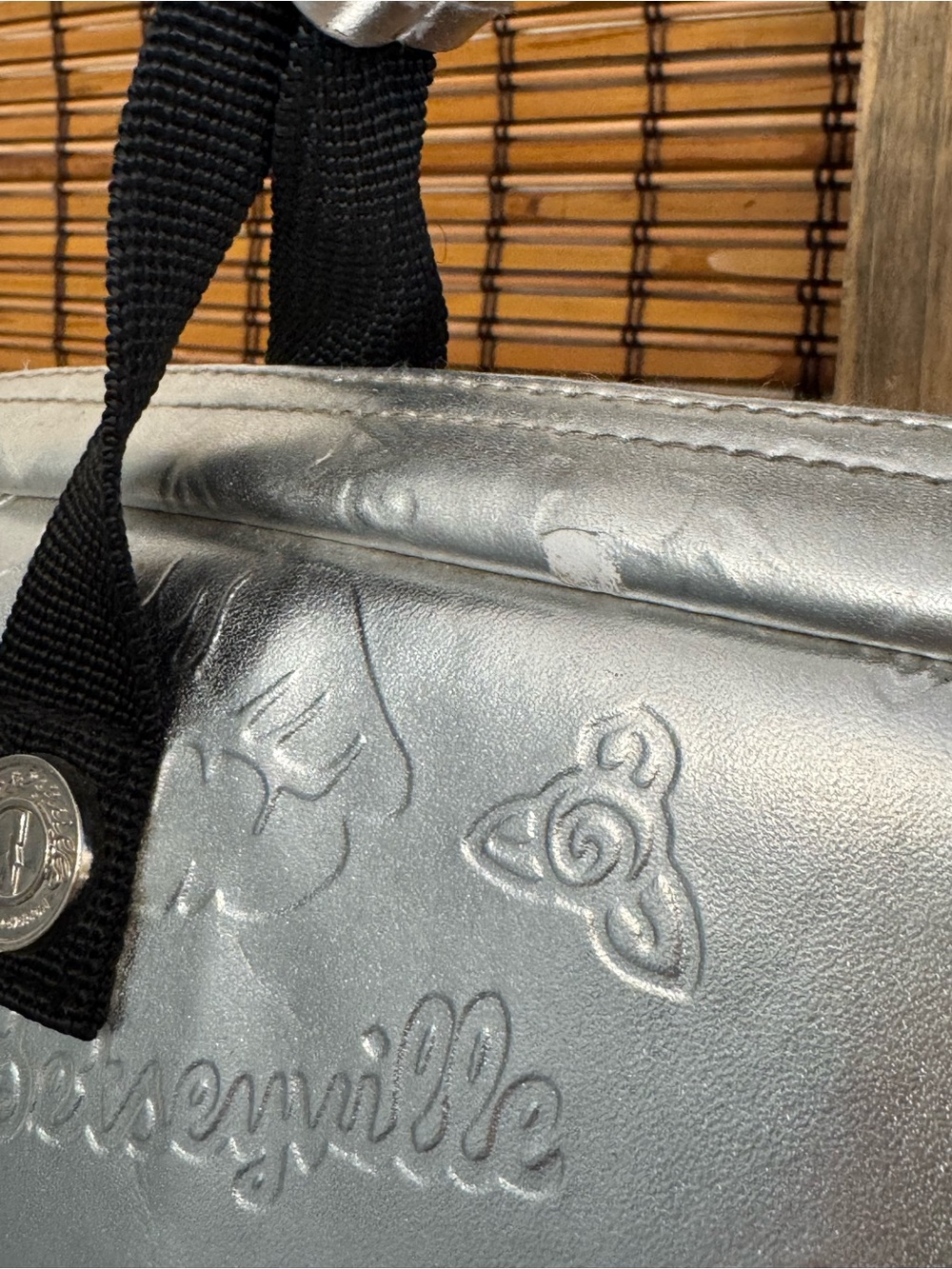 Betseyville Silver Metallic Laptop Bag Embossed Lip and Flaral Pattern - Picture 7 of 7